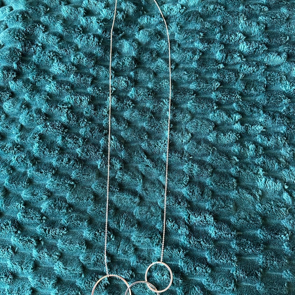 Versona Elegant Gold Tone Necklace